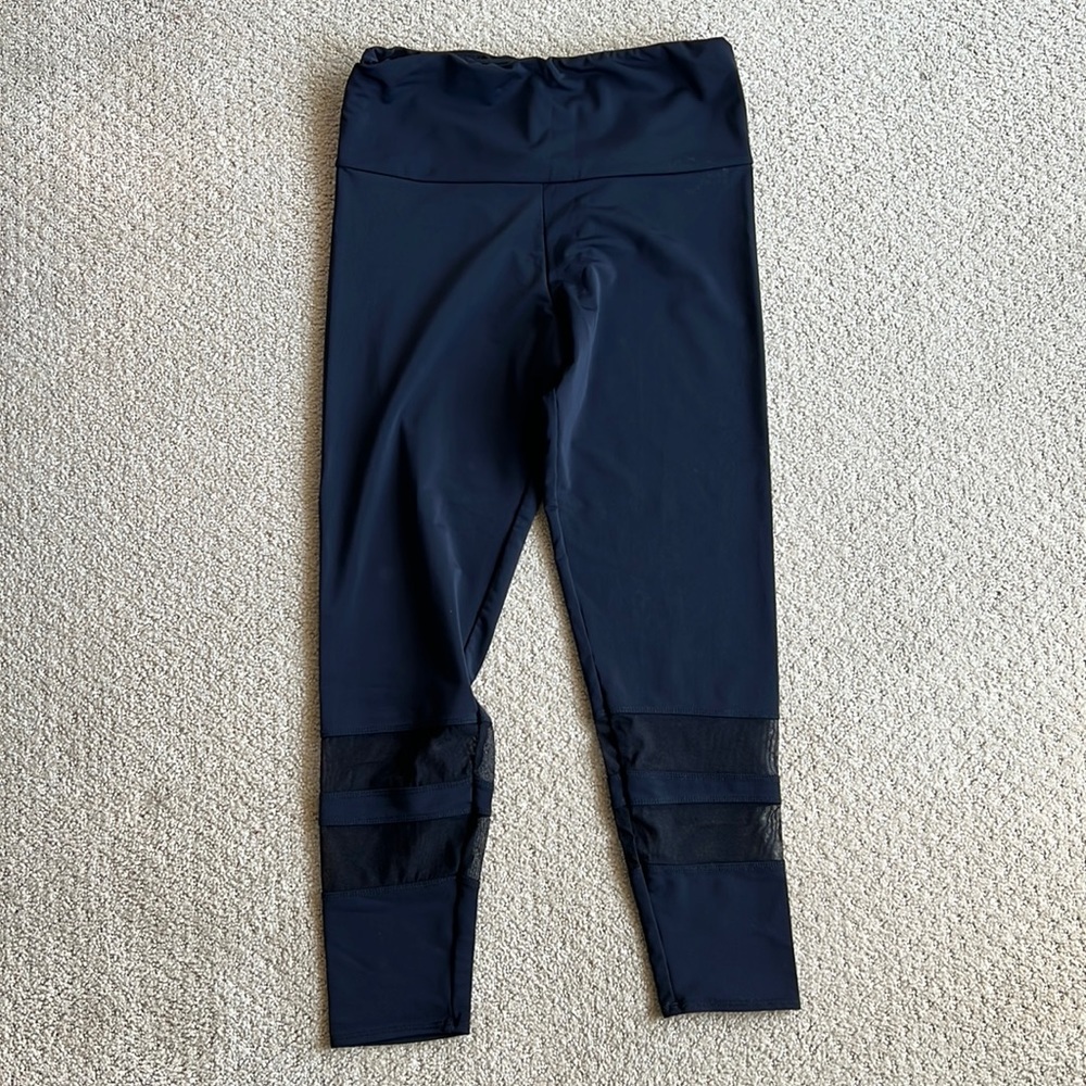 Onzie Leggings w/ Mesh on Calves